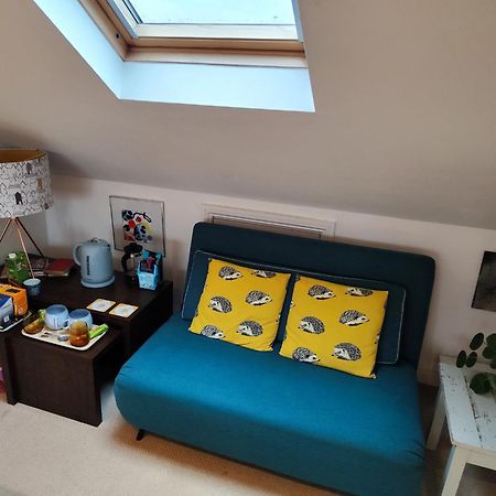 Large Light Loft Room - En Suite Hove Extérieur photo