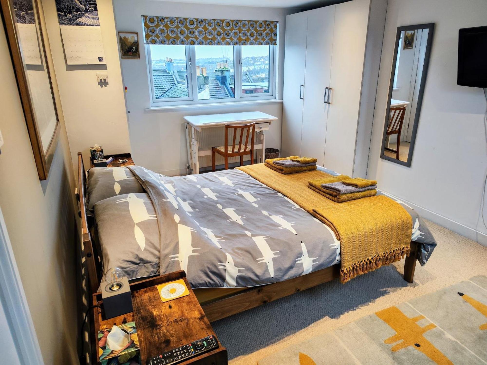 Large Light Loft Room - En Suite Hove Extérieur photo